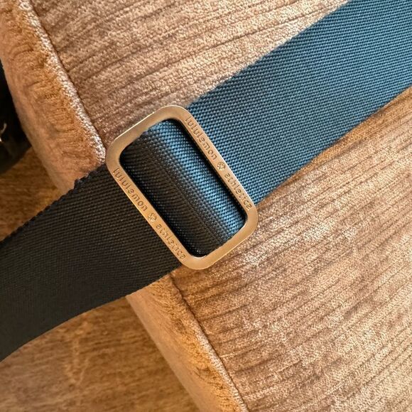 Lululemon Resolution Hobo Bag Teal - Picture 5 of 12